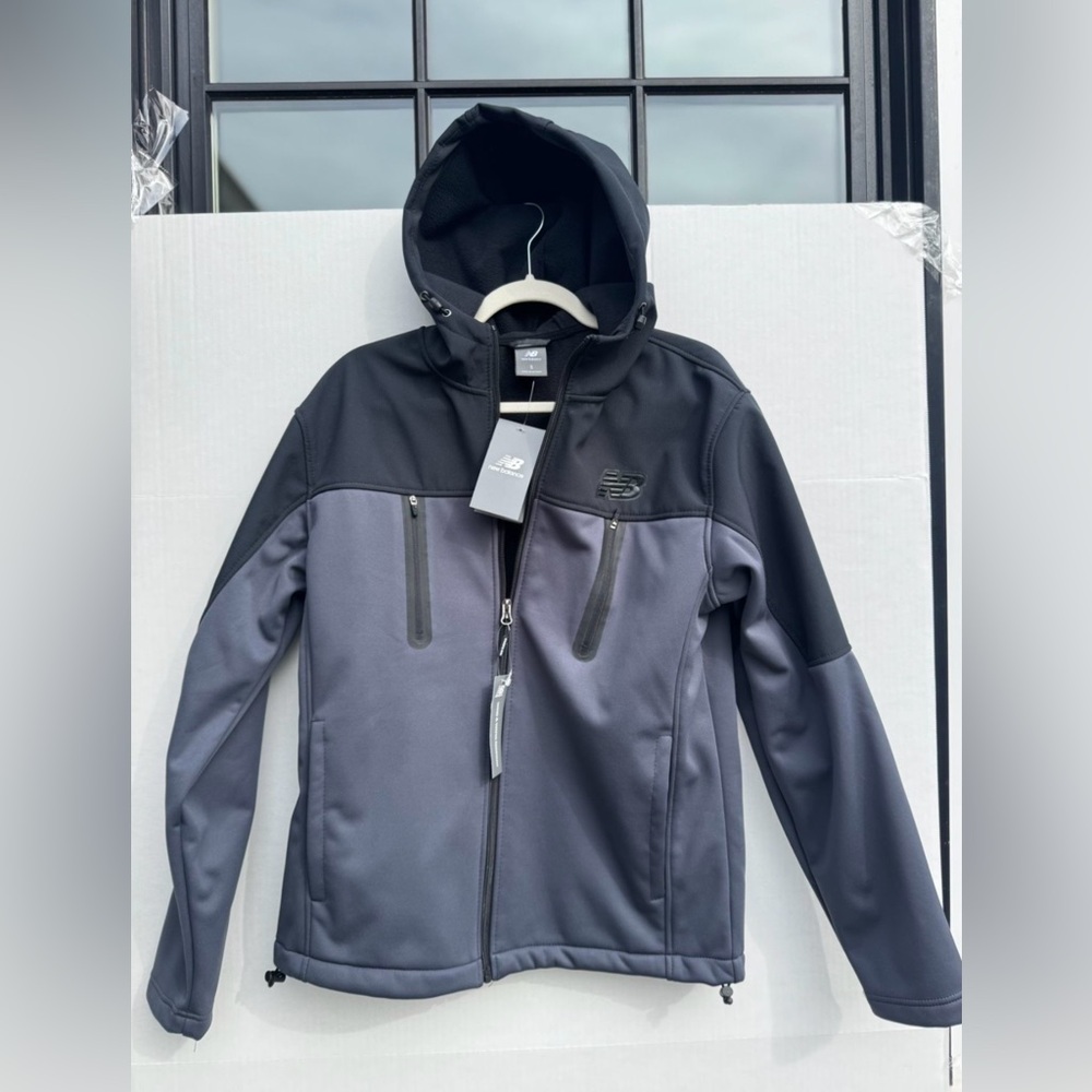 New Balance Men's Hooded Softshell Jacket New With Tag!